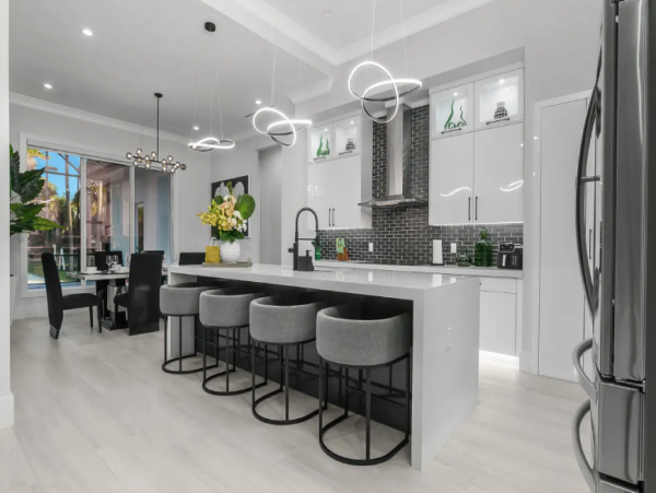 Luxury Naples Retreat - Modern Estate with Pool, Game Room & More